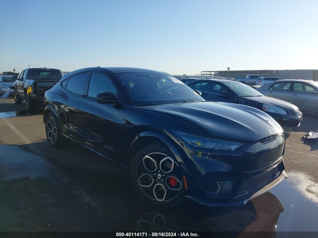 2022 ford mustang mach-e