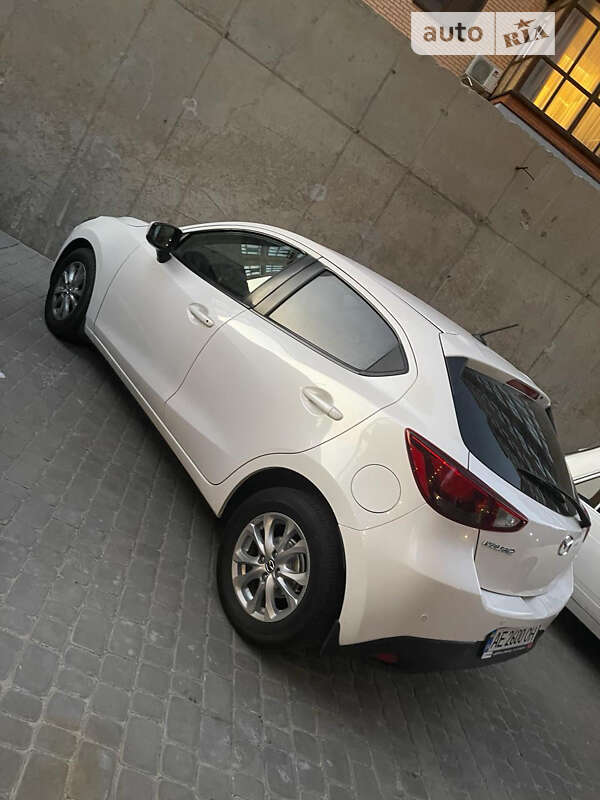 2016 mazda 2