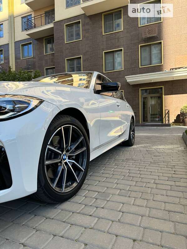 2021 bmw 330i