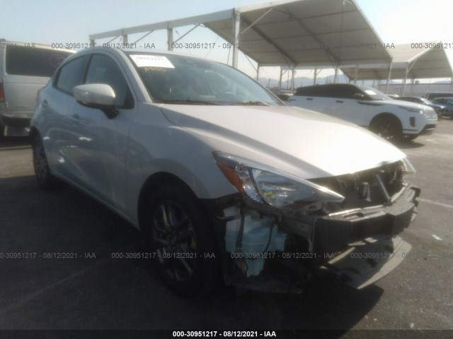 2020 toyota yaris hatchback