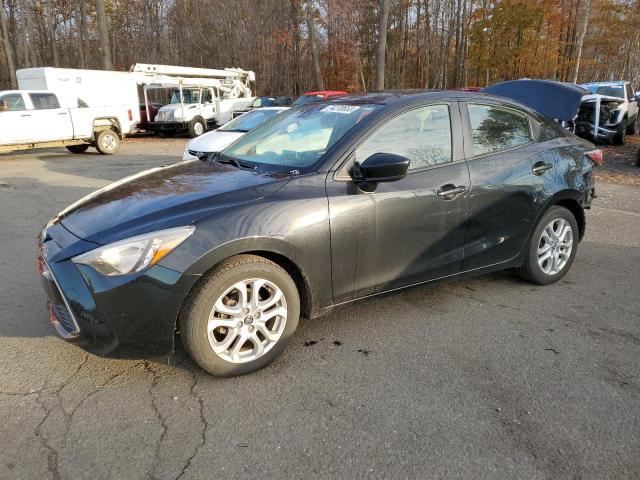 2016 toyota yaris