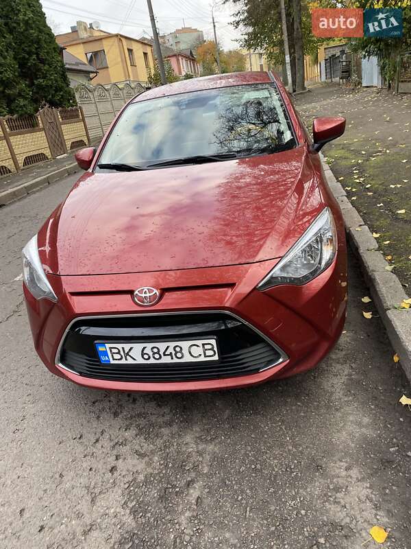 2017 toyota yaris