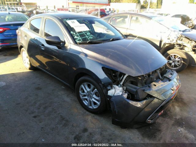2017 toyota yaris ia