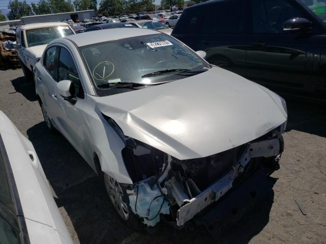 2012 toyota yaris l