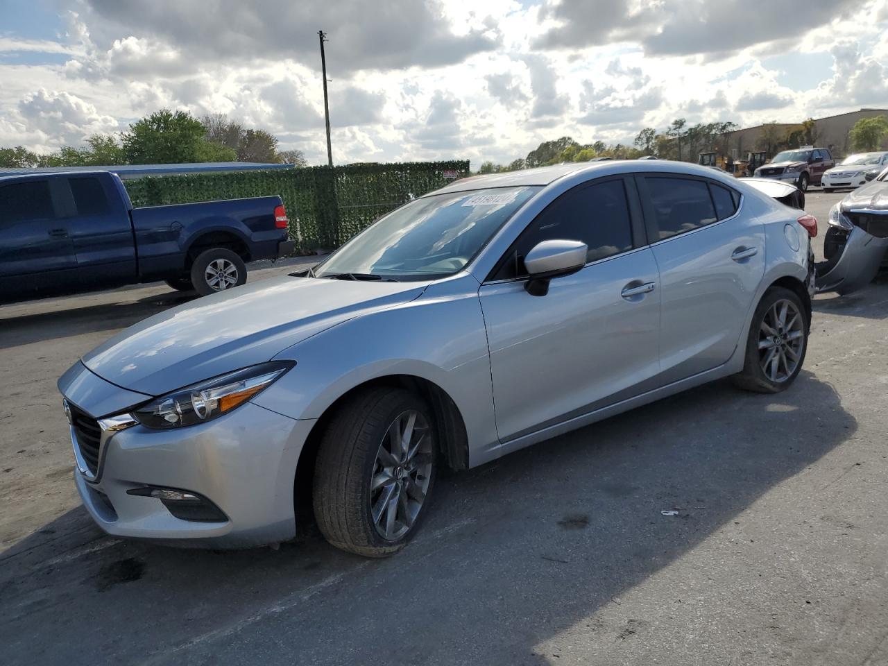 2018 MAZDA Mazda3