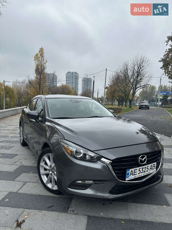2017 MAZDA Mazda3