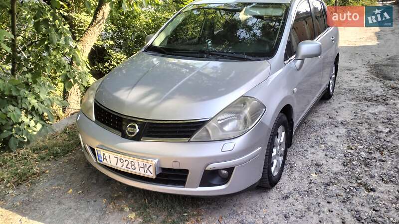 2007 nissan tiida