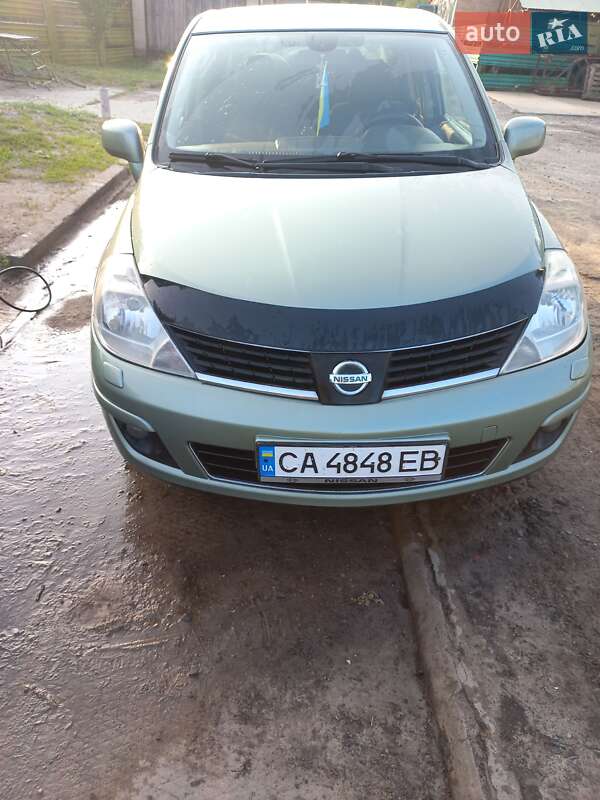 2007 nissan tiida