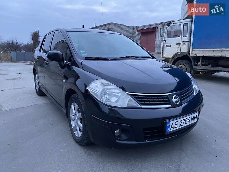 2008 nissan tiida
