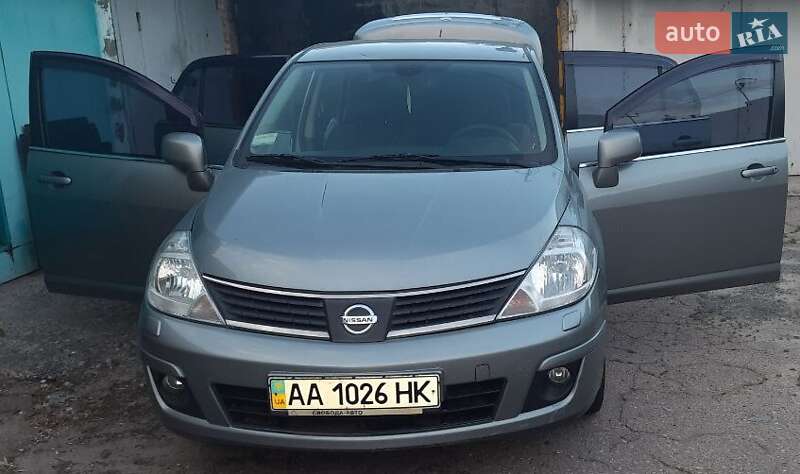2008 nissan tiida