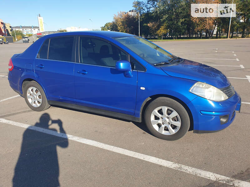 2008 nissan tiida