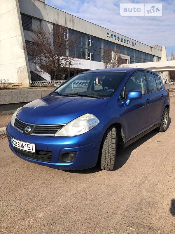2008 nissan versa