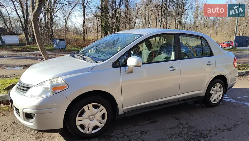 2009 nissan versa