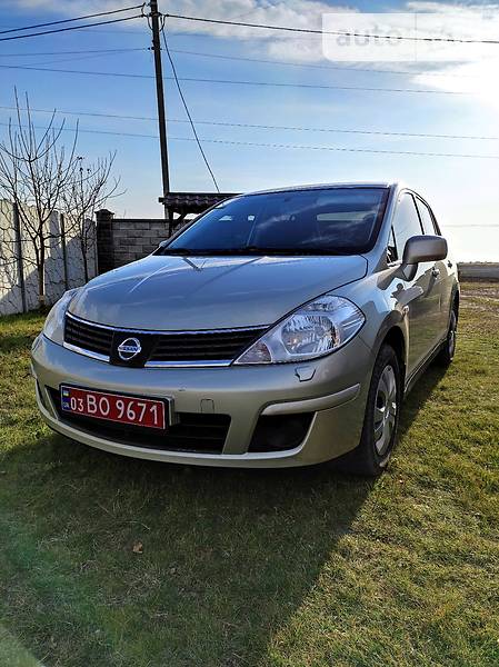 2008 nissan tiida