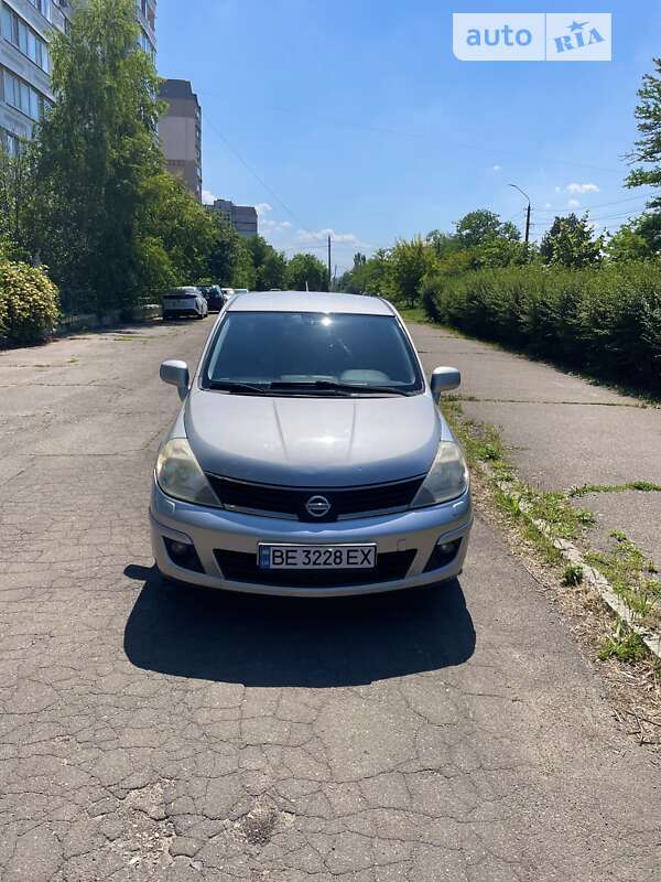 2007 nissan tiida