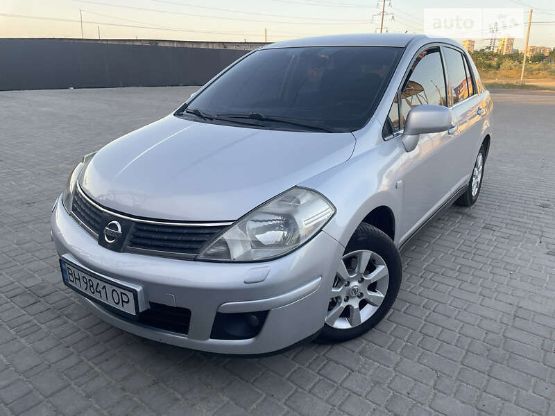 2007 nissan tiida