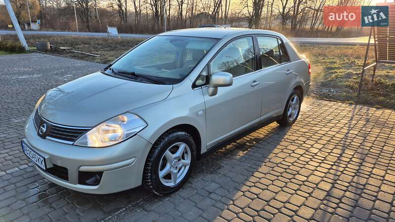 2008 nissan tiida