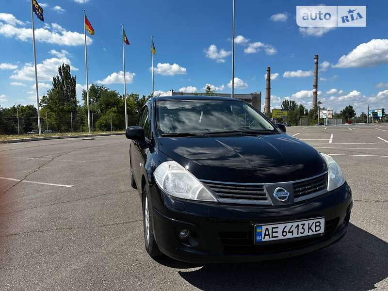 2008 nissan tiida