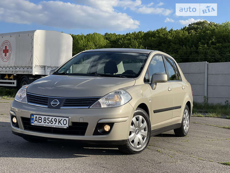 2008 nissan tiida