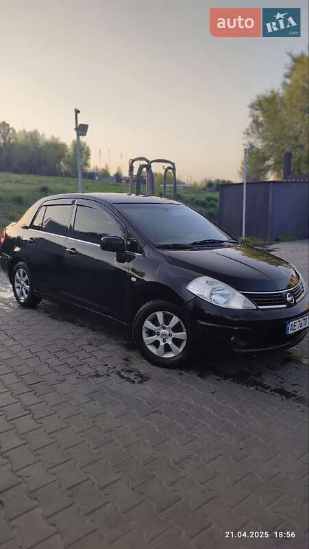 2008 nissan tiida