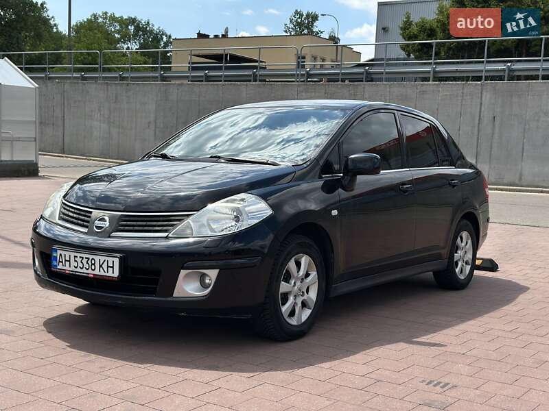 2008 nissan tiida