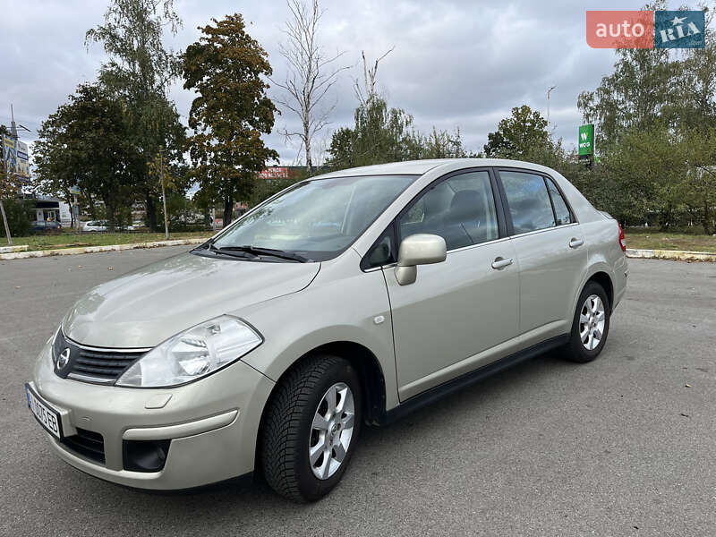 2008 nissan tiida