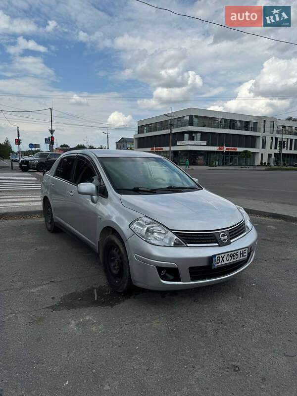 2008 nissan tiida