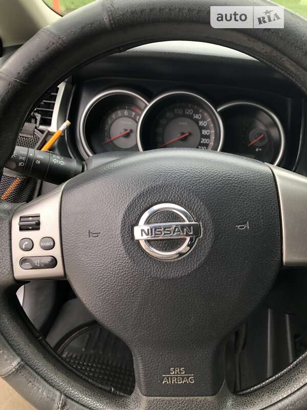 2008 nissan tiida