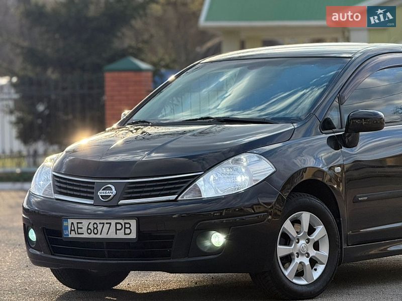 2010 nissan tiida