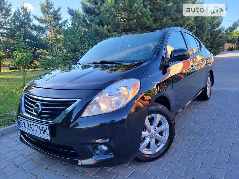 2013 nissan versa