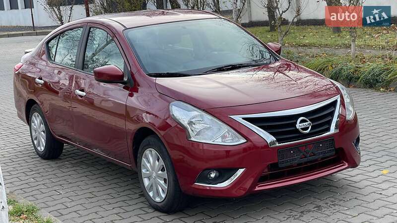 2015 nissan versa