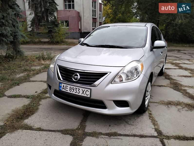 2013 nissan versa