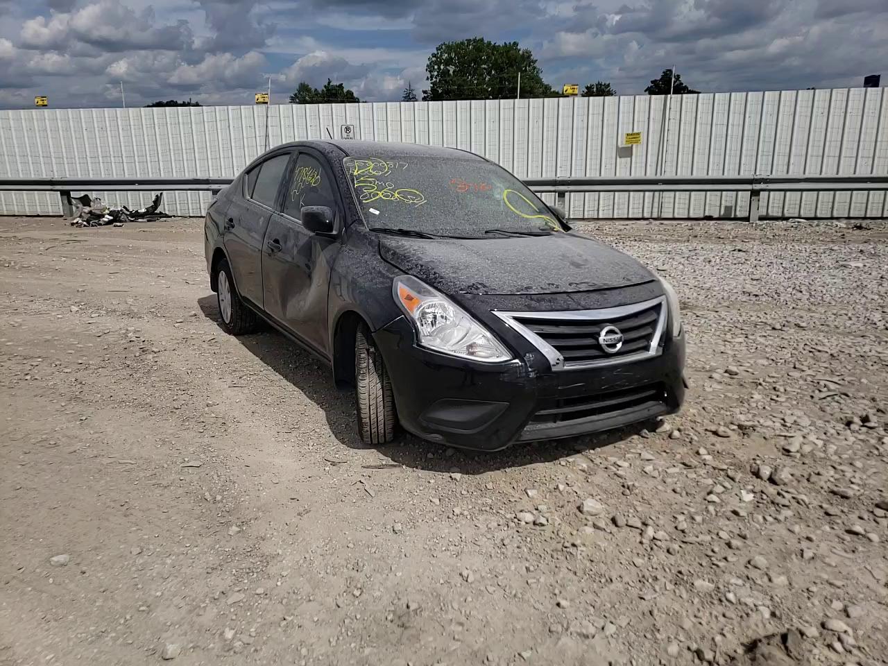 2017 nissan versa