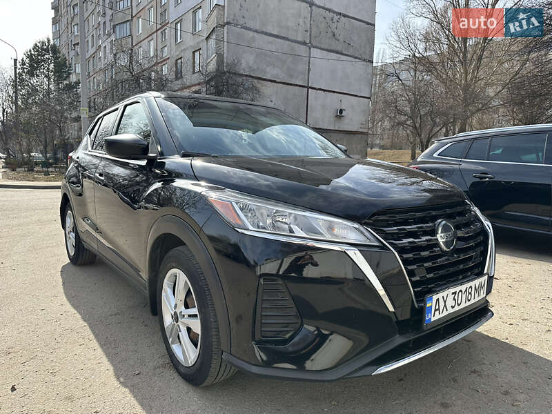 2021 nissan kicks