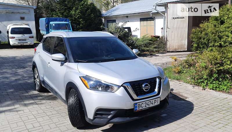 2019 nissan kicks