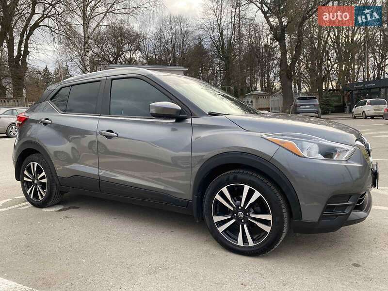 2020 nissan kicks