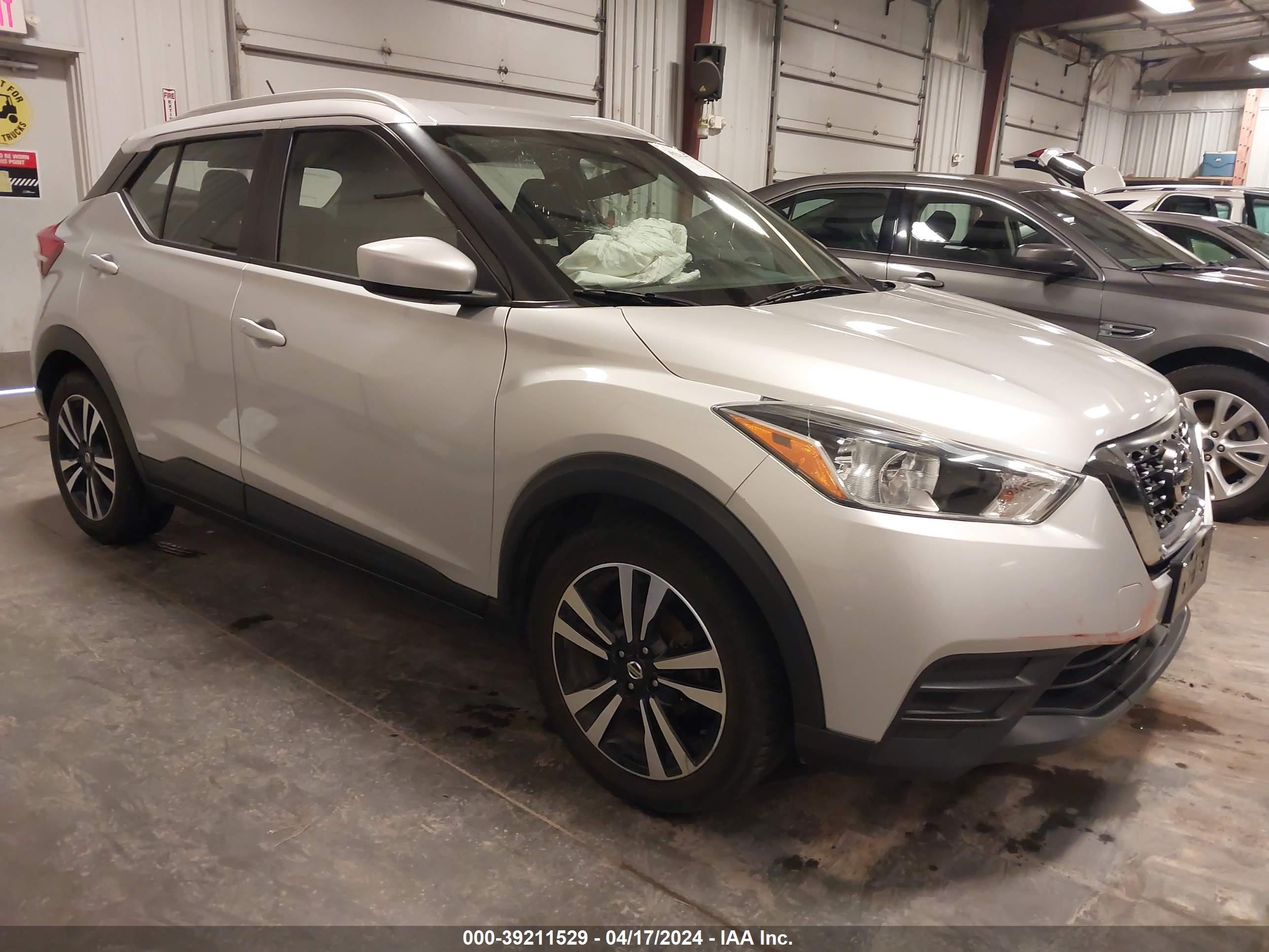 2020 nissan kicks