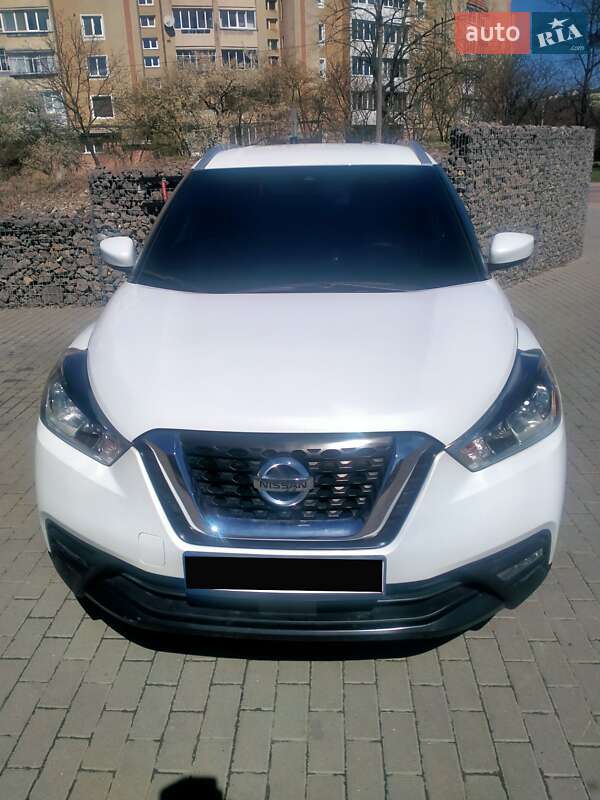 2020 nissan kicks