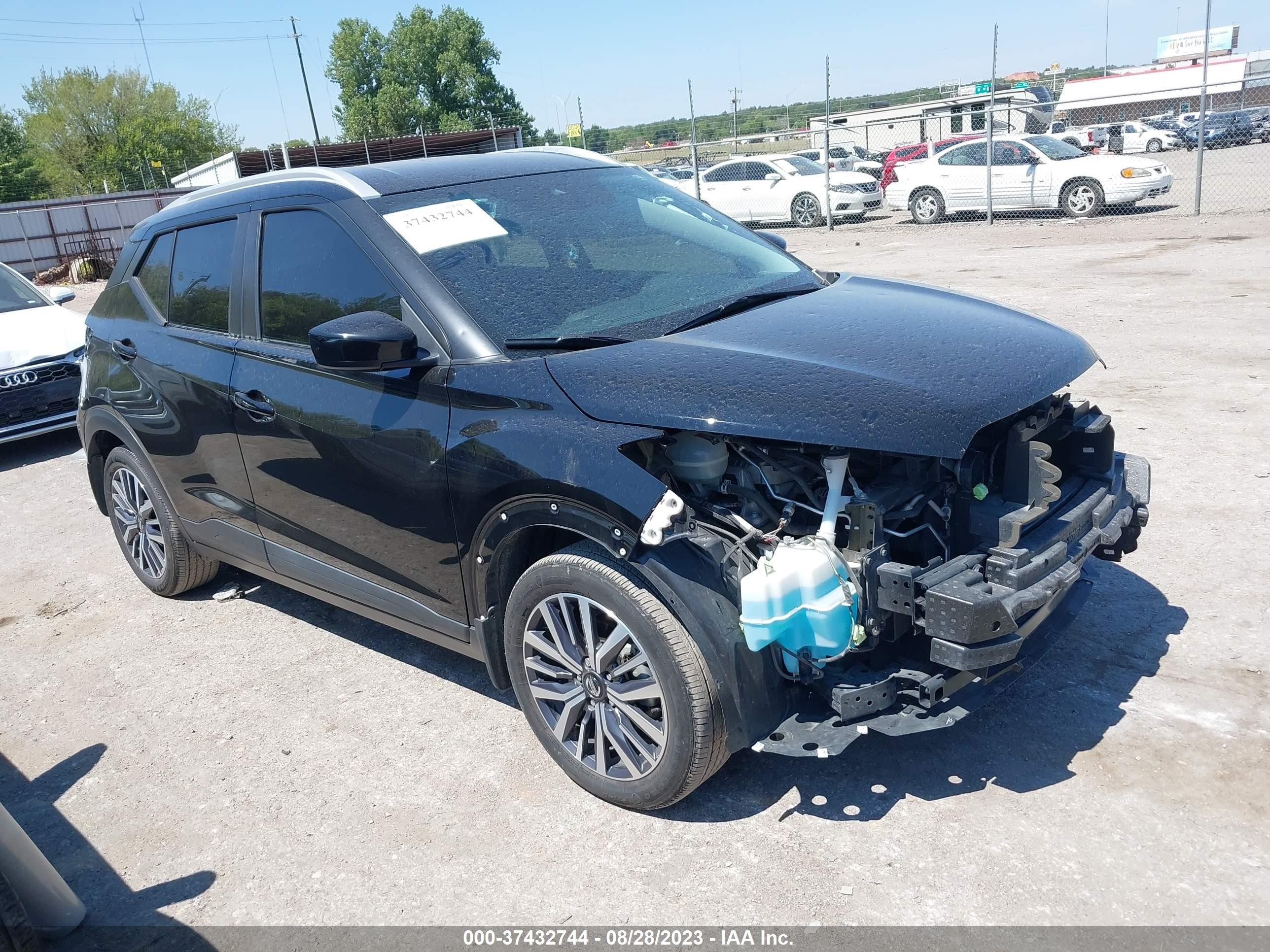 2021 nissan kicks