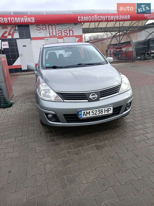 2007 nissan tiida