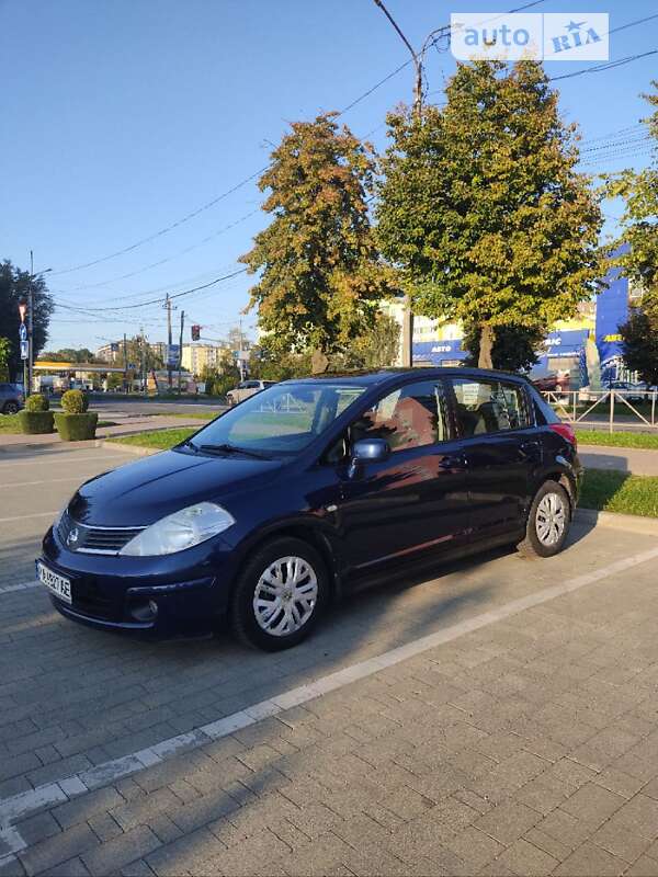 2008 nissan tiida