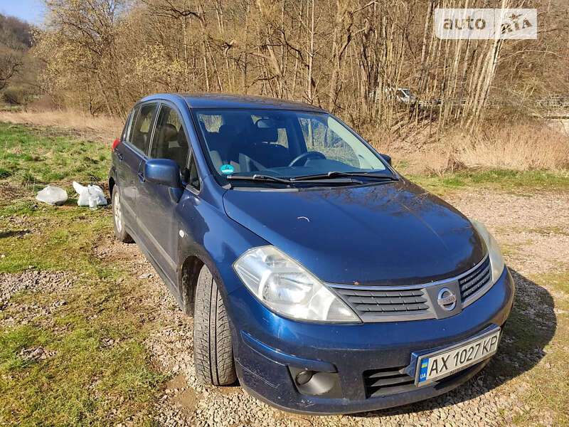 2008 nissan tiida