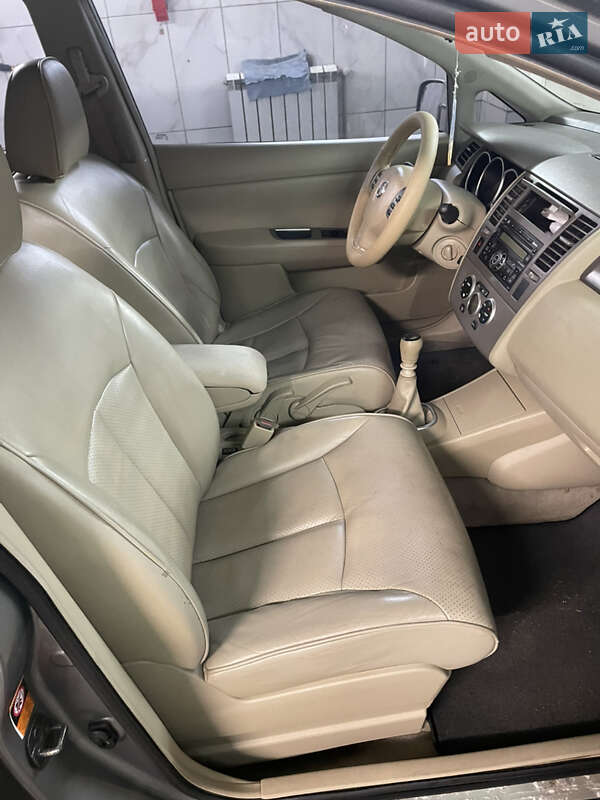 2007 nissan tiida