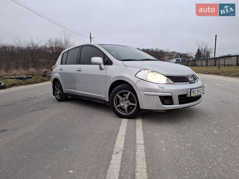 2007 nissan tiida