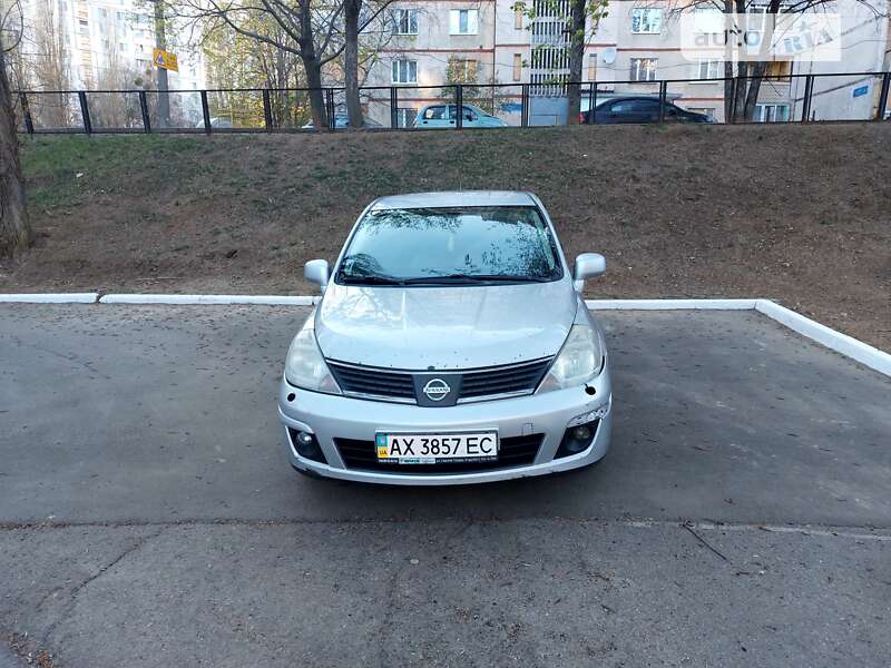 2007 nissan tiida