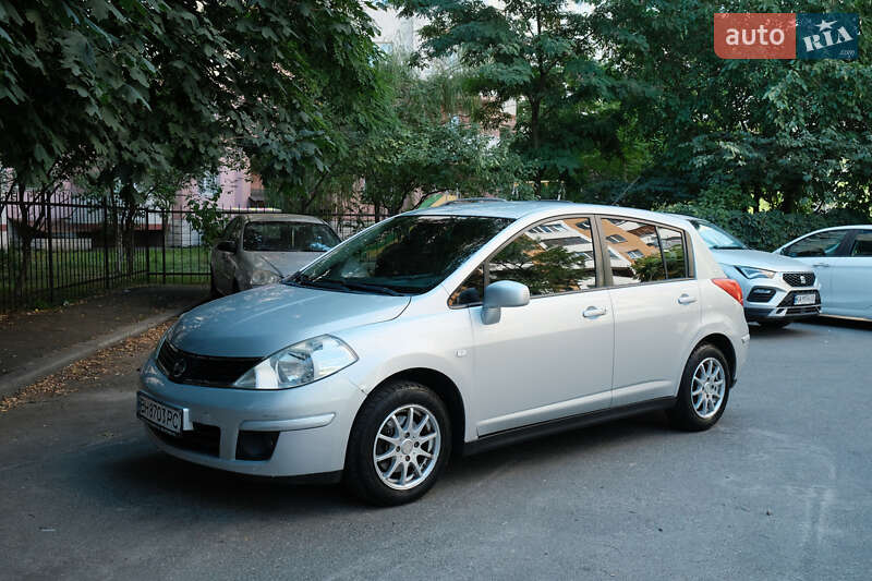 2007 nissan tiida