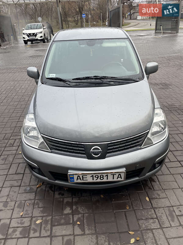 2007 nissan tiida