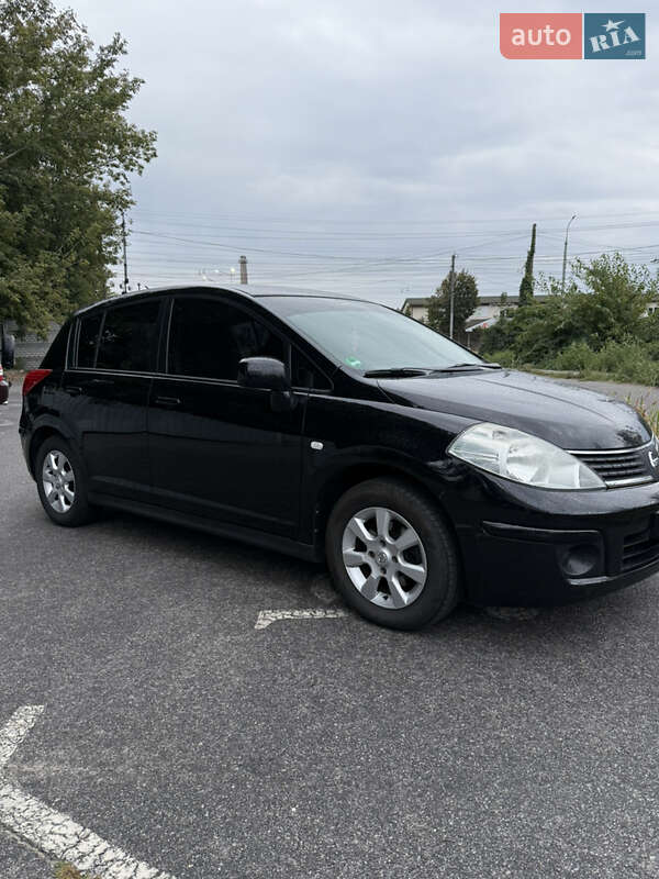 2008 nissan tiida