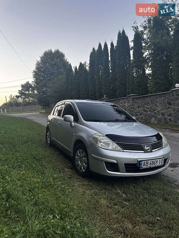 2008 nissan tiida