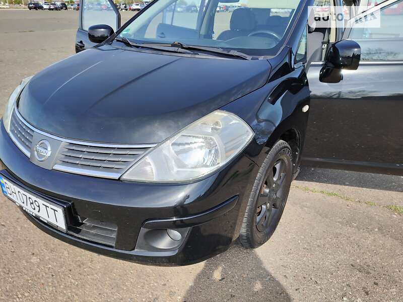 2008 nissan tiida